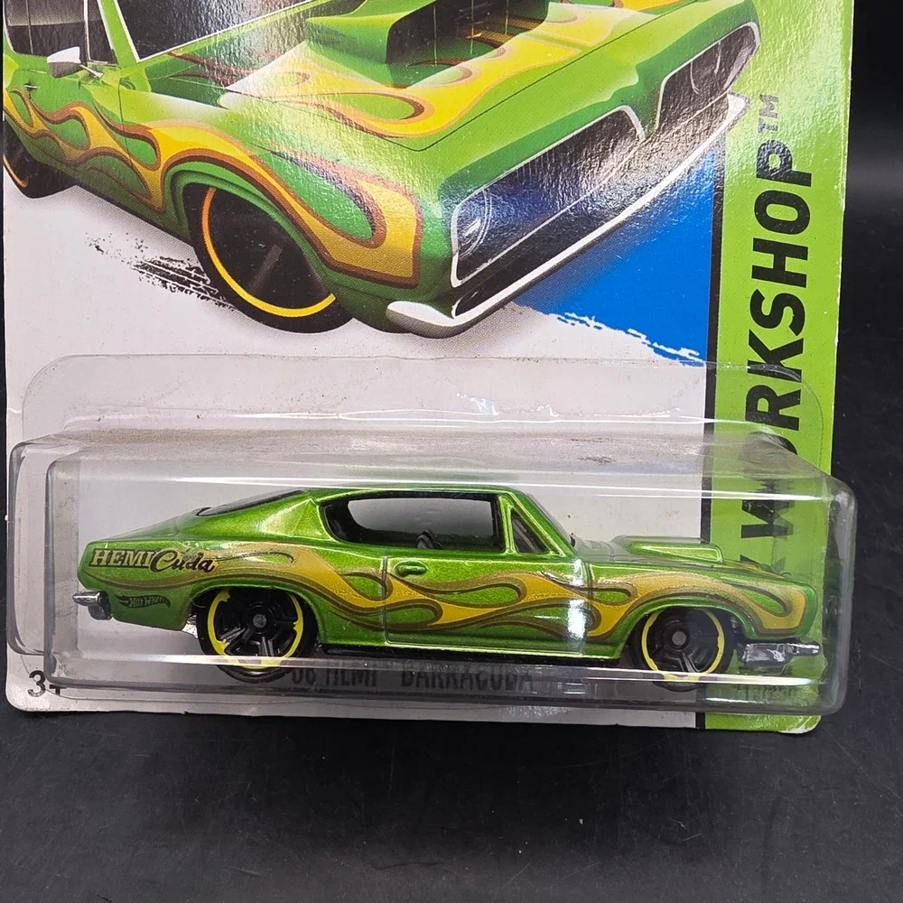 Hot Wheels '68 Hemi Barracuda Green Flames HW Workshop 2015 Heat Fleet